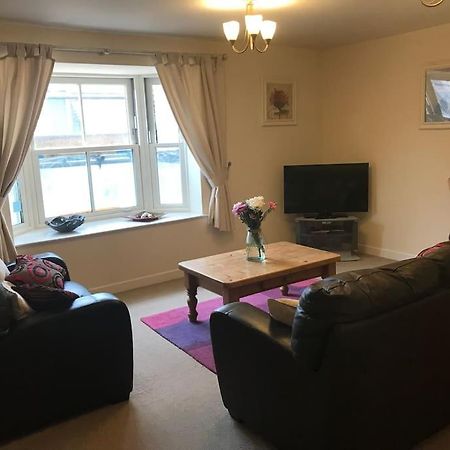 Great Offer 2 Bed Tenby Flat Free Parking 외부 사진